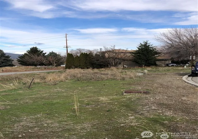 Photo 3 of Land for sale at 1084 Corum Cir, East Wenatchee, WA 98802 | MLS# NWM2539425 | Listing updated on 2026-09-22