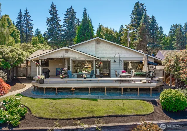 Photo 3 of Sale Pending at 3605 Lakeridge Dr E, Lake Tapps, WA 98391 | MLS# NWM2539427 | Listing updated on 2026-09-25