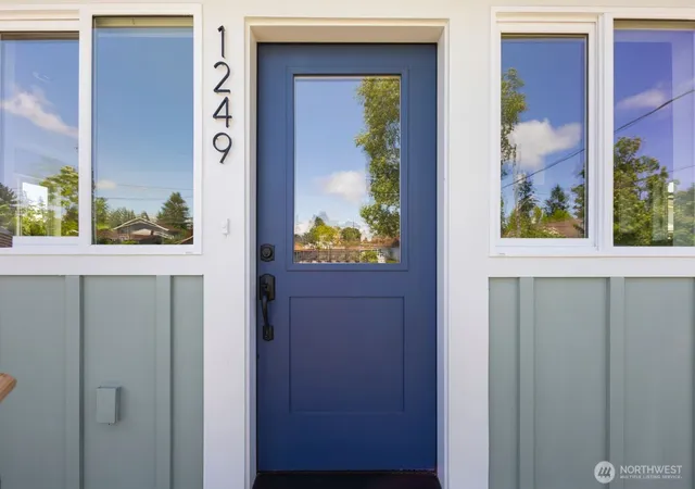 Photo 3 of Single family home for sale at 1249 SW 151st Street, Burien, WA 98166 | MLS# NWM2539428 | Listing updated on 2026-09-22