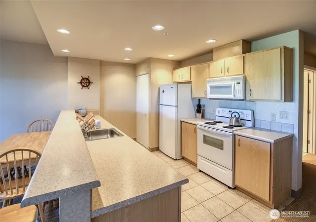 Photo 3 of Condo for sale at 1335 Ocean Shrs Blvd SW #S13, Ocean Shores, WA 98569 | MLS# NWM2539445 | Listing updated on 2026-09-22