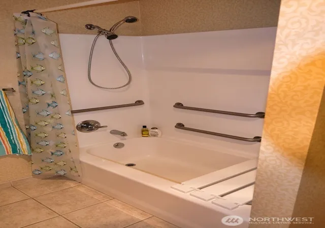 Photo 4 of Condo for sale at 1335 Ocean Shrs Blvd SW #S13, Ocean Shores, WA 98569 | MLS# NWM2539445 | Listing updated on 2026-09-22