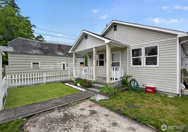 Photo 3 of Single family home for sale at 4609 S 66th Street, Tacoma, WA 98409 | MLS# NWM2539460 | Listing updated on 2026-09-29