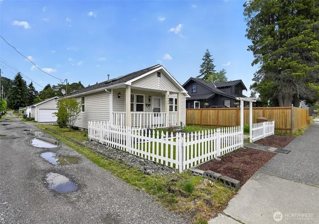 Photo 3 of Single family home for sale at 4609 S 66th Street, Tacoma, WA 98409 | MLS# NWM2539460 | Listing updated on 2026-09-29