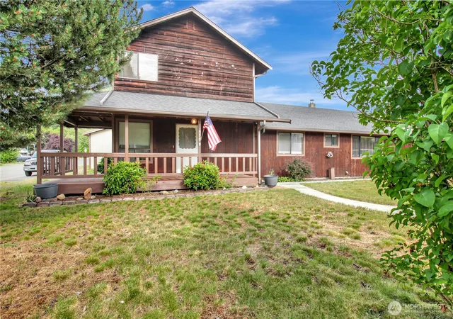 Photo 2 of Single family home for sale at 930 Commercial Ave, Darrington, WA 98241 | MLS# NWM2539474 | Listing updated on 2026-09-23