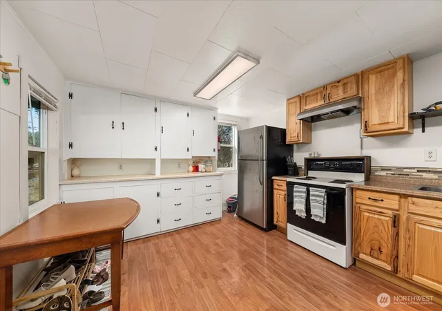 Photo 3 of Single family home for sale at 1014 Washington St, Davenport, WA 99122 | MLS# NWM2539481 | Listing updated on 2026-10-06