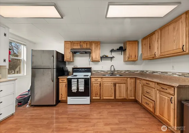 Photo 3 of Single family home for sale at 1014 Washington St, Davenport, WA 99122 | MLS# NWM2539481 | Listing updated on 2026-10-06