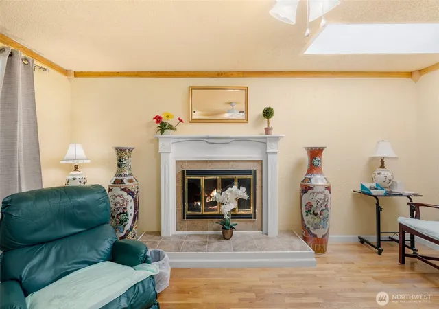 Photo 3 of Single family home for sale at 30621 8th Place S, Federal Way, WA 98003 | MLS# NWM2539501 | Listing updated on 2026-09-22