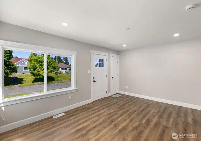 Photo 4 of Single family home for sale at 6121 S C St, Tacoma, WA 98408 | MLS# NWM2539531 | Listing updated on 2026-09-22