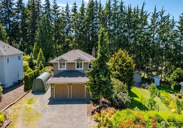Photo 2 of Single family home for sale at 801 N Waugh Rd, Mount Vernon, WA 98273 | MLS# NWM2539532 | Listing updated on 2026-09-29