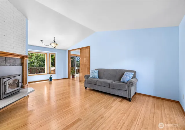Photo 4 of Single family home for sale at 801 N Waugh Rd, Mount Vernon, WA 98273 | MLS# NWM2539532 | Listing updated on 2026-09-29