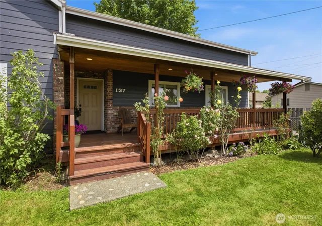 Photo 3 of Single family home for sale at 137 Wayne Ave, Pacific, WA 98047 | MLS# NWM2539542 | Listing updated on 2026-09-22