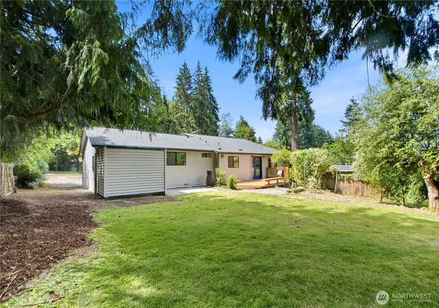 Photo 4 of Single family home for sale at 19926 NE Union Hl Rd, Redmond, WA 98053 | MLS# NWM2539544 | Listing updated on 2026-09-22