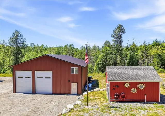 Photo 3 of Single family home for sale at 39456 Mountain Park Dr E, Roy, WA 98580 | MLS# NWM2539555 | Listing updated on 2026-10-20
