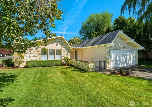 Photo 1 of Single family home for sale at 1801 Crestline Dr, Walla Walla, WA 99362 | MLS# NWM2539580 | Listing updated on 2026-09-28
