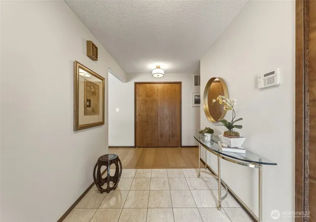 Photo 3 of Single family home for sale at 1801 Crestline Dr, Walla Walla, WA 99362 | MLS# NWM2539580 | Listing updated on 2026-09-28