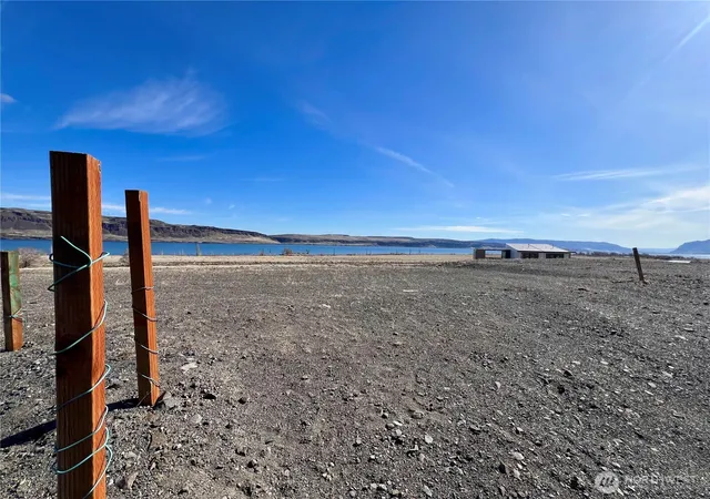 Photo 4 of Land for sale at 240 Vantage Bay Loop, Vantage, WA 98950 | MLS# NWM2539592 | Listing updated on 2026-09-22