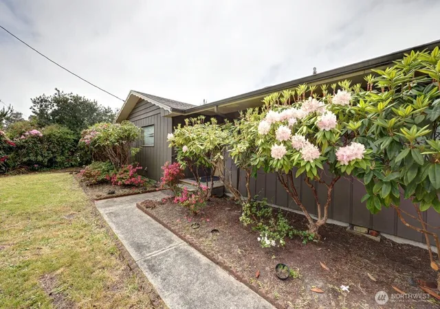 Photo 3 of Single family home for sale at 30011 J Pl, Ocean Park, WA 98640 | MLS# NWM2539601 | Listing updated on 2026-09-22