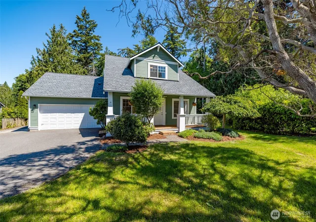 Photo 2 of Single family home for sale at 2609 C Ave, Anacortes, WA 98221 | MLS# NWM2539638 | Listing updated on 2026-09-22