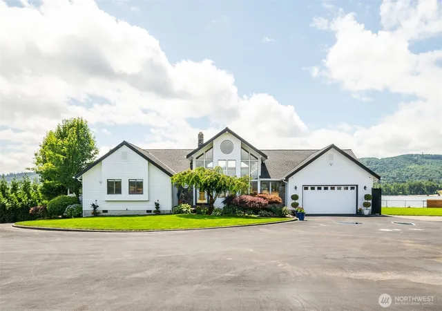 Photo 2 of Single family home for sale at 2207 Dike Rd, Woodland, WA 98674 | MLS# NWM2539645 | Listing updated on 2026-09-22