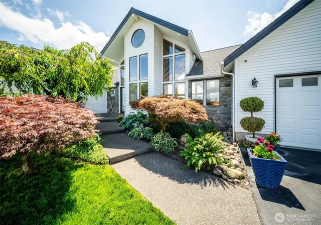 Photo 3 of Single family home for sale at 2207 Dike Rd, Woodland, WA 98674 | MLS# NWM2539645 | Listing updated on 2026-09-22