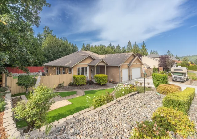 Photo 3 of Sale Pending at 4000 Ne Breakwater Ct, Bremerton, WA 98311 | MLS# NWM2539663 | Listing updated on 2026-09-30