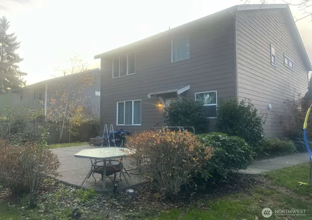 Photo 3 of Single family home for sale at 437 20th Street Nw, Puyallup, WA 98371 | MLS# NWM2539700 | Listing updated on 2026-09-22