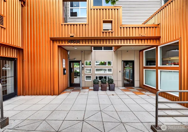 Photo 2 of Condo for sale at 4020 Aurora Ave N #305, Seattle, WA 98103 | MLS# NWM2539716 | Listing updated on 2026-09-22