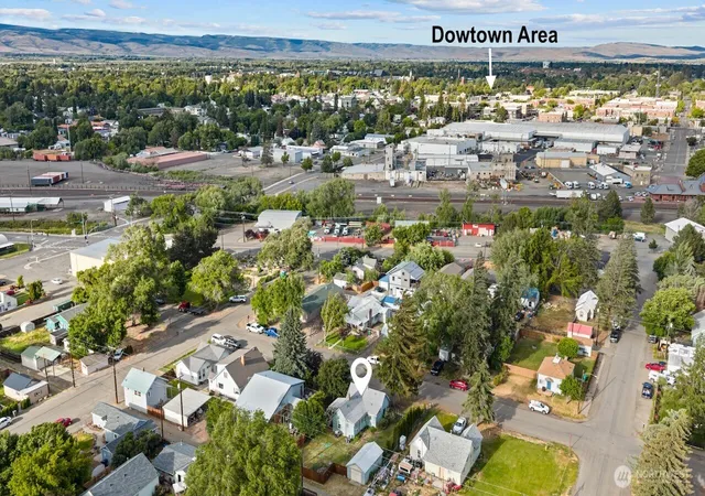 Photo 3 of Single family home for sale at 309 N Elliott St, Ellensburg, WA 98926 | MLS# NWM2539717 | Listing updated on 2026-09-22