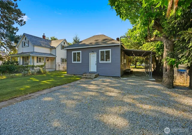Photo 3 of Single family home for sale at 904 La Salle St, Yakima, WA 98901 | MLS# NWM2539724 | Listing updated on 2026-09-24
