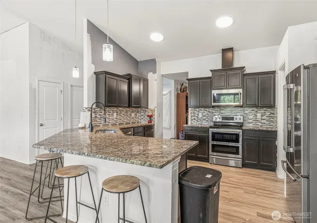 Photo 4 of Single family home for sale at 235 Flatt Rd, Kelso, WA 98626 | MLS# NWM2539725 | Listing updated on 2026-09-22