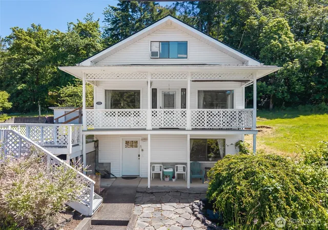 Photo 2 of Single family home for sale at 1122 Se 1st Street, Winlock, WA 98596 | MLS# NWM2539738 | Listing updated on 2026-09-22