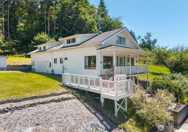 Photo 4 of Single family home for sale at 1122 SE 1st Street, Winlock, WA 98596 | MLS# NWM2539738 | Listing updated on 2026-09-22
