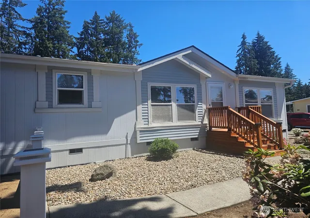 Photo 3 of Manufactured home for sale at 11303 124th Street Ct E #61, Puyallup, WA 98374 | MLS# NWM2539746 | Listing updated on 2026-09-22
