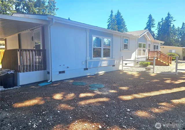Photo 3 of Manufactured home for sale at 11303 124th Street Ct E #61, Puyallup, WA 98374 | MLS# NWM2539746 | Listing updated on 2026-09-22