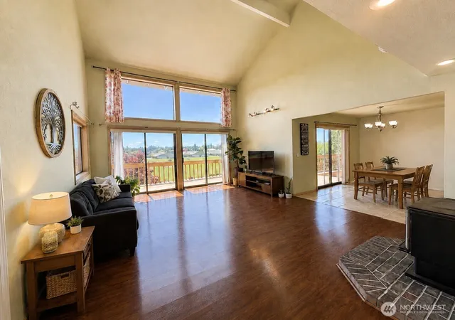 Photo 3 of Single family home for sale at 1216 Wheeler St S, Tacoma, WA 98444 | MLS# NWM2539784 | Listing updated on 2026-09-22