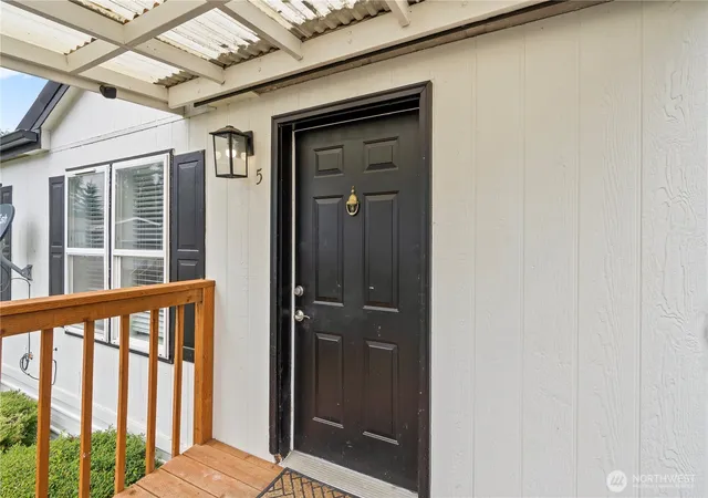 Photo 3 of Manufactured home for sale at 1112 Long Rd #5, Centralia, WA 98531 | MLS# NWM2539795 | Listing updated on 2026-09-22