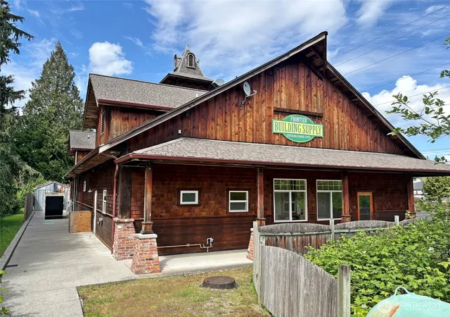 Photo 4 of Single family home for sale at 1794 Main St, Freeland, WA 98249 | MLS# NWM2539800 | Listing updated on 2026-09-19