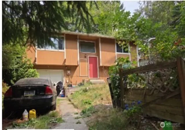 Photo 1 of Single family home for sale at 6885 E Cascade Dr, Port Orchard, WA 98366 | MLS# NWM2539805 | Listing updated on 2026-09-22