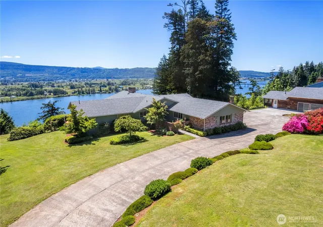 Photo 1 of Single family home for sale at 18 Is View Ln, Cathlamet, WA 98612 | MLS# NWM2539818 | Listing updated on 2026-09-22