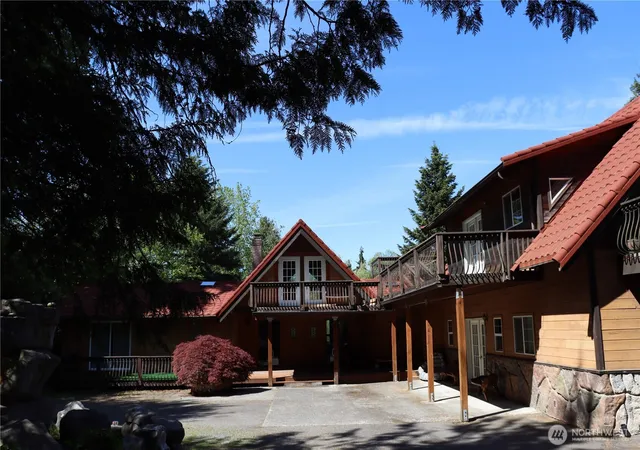 Photo 3 of Sale Pending at 7022 Ne 170th Street, Kenmore, WA 98028 | MLS# NWM2539850 | Listing updated on 2026-10-01