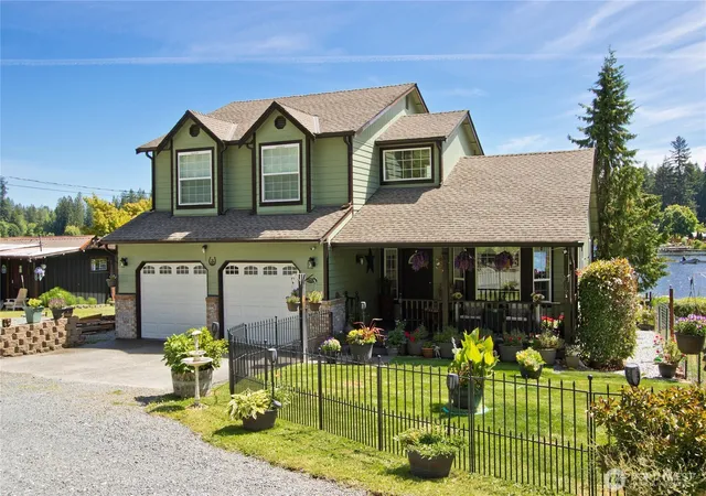 Photo 3 of Single family home for sale at 32421 Whitman Lake Dr E, Graham, WA 98338 | MLS# NWM2539854 | Listing updated on 2026-10-01