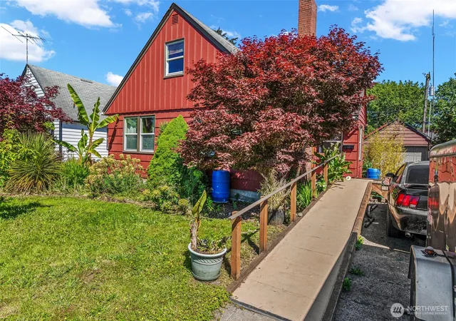 Photo 2 of Single family home for sale at 540 27th Avenue, Longview, WA 98632 | MLS# NWM2539862 | Listing updated on 2026-09-22