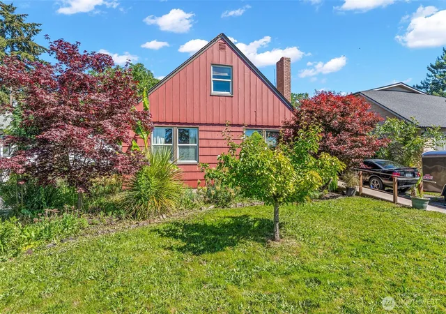 Photo 3 of Single family home for sale at 540 27th Avenue, Longview, WA 98632 | MLS# NWM2539862 | Listing updated on 2026-09-22