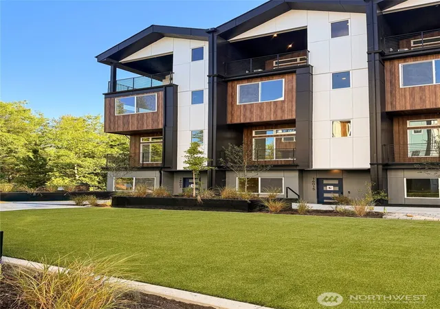 Photo 2 of Townhouse for sale at 16015 Se 31st Lane, Bellevue, WA 98008 | MLS# NWM2539882 | Listing updated on 2026-10-02