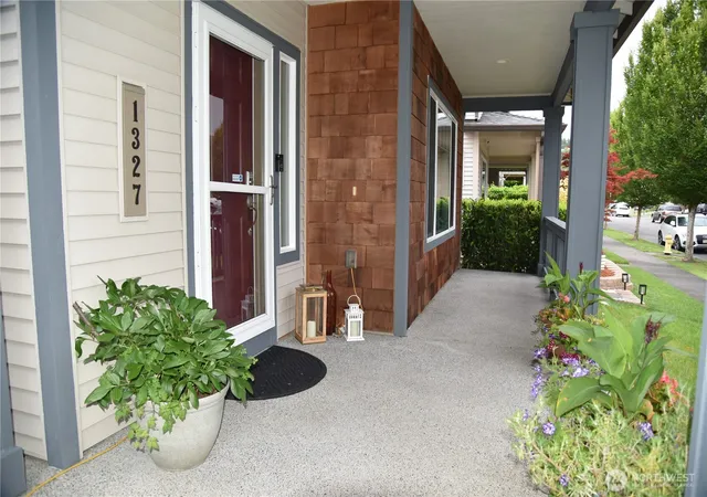 Photo 3 of Single family home for sale at 1327 42nd Street Ne, Auburn, WA 98002 | MLS# NWM2539900 | Listing updated on 2026-09-22