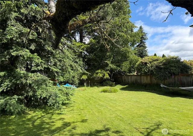 Photo 3 of Sale Pending at 3218 Ne 97th Street, Seattle, WA 98115 | MLS# NWM2539905 | Listing updated on 2026-09-19