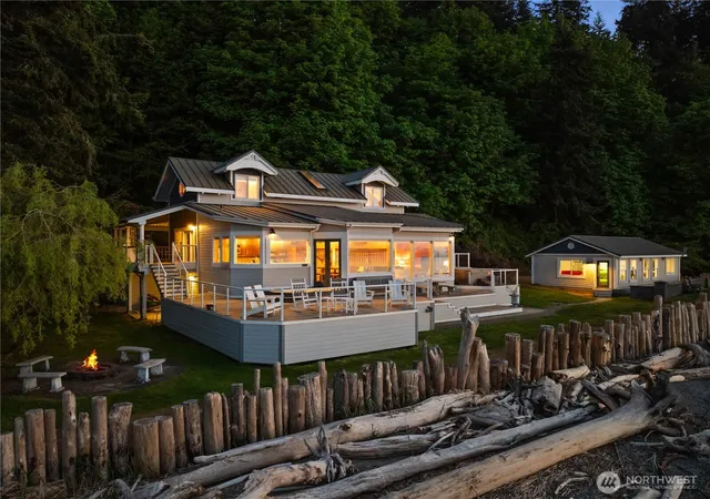Photo 2 of Single family home for sale at 3364 Bultman Ln, Oak Harbor, WA 98277 | MLS# NWM2539910 | Listing updated on 2026-09-22