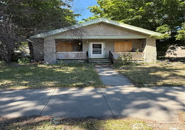 Photo 1 of Single family home for sale at 212 Ash St S, Omak, WA 98841 | MLS# NWM2539912 | Listing updated on 2026-09-22