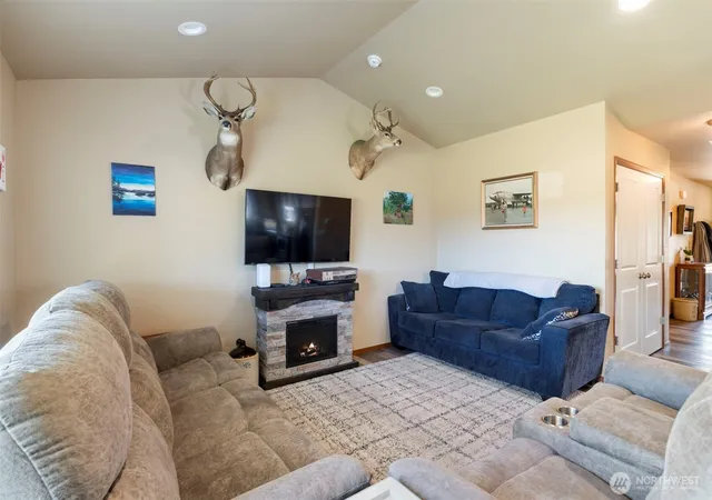 Photo 3 of Single family home for sale at 2217 Sirkka Ave, Centralia, WA 98531 | MLS# NWM2539916 | Listing updated on 2026-09-28