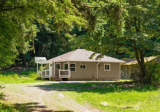 Photo 4 of Single family home for sale at 2703 25th Street SW, Puyallup, WA 98373 | MLS# NWM2539965 | Listing updated on 2026-09-22